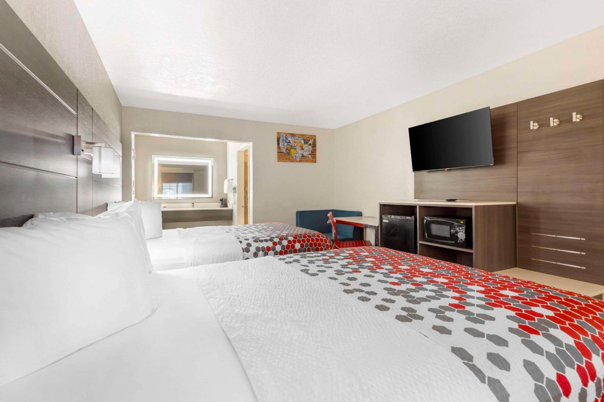 ทราเวลลอดจ์ บาย วินด์แฮม ซานอันโตนิโอ แลคแลนด์ เอเอฟบี Hotel ภายนอก รูปภาพ