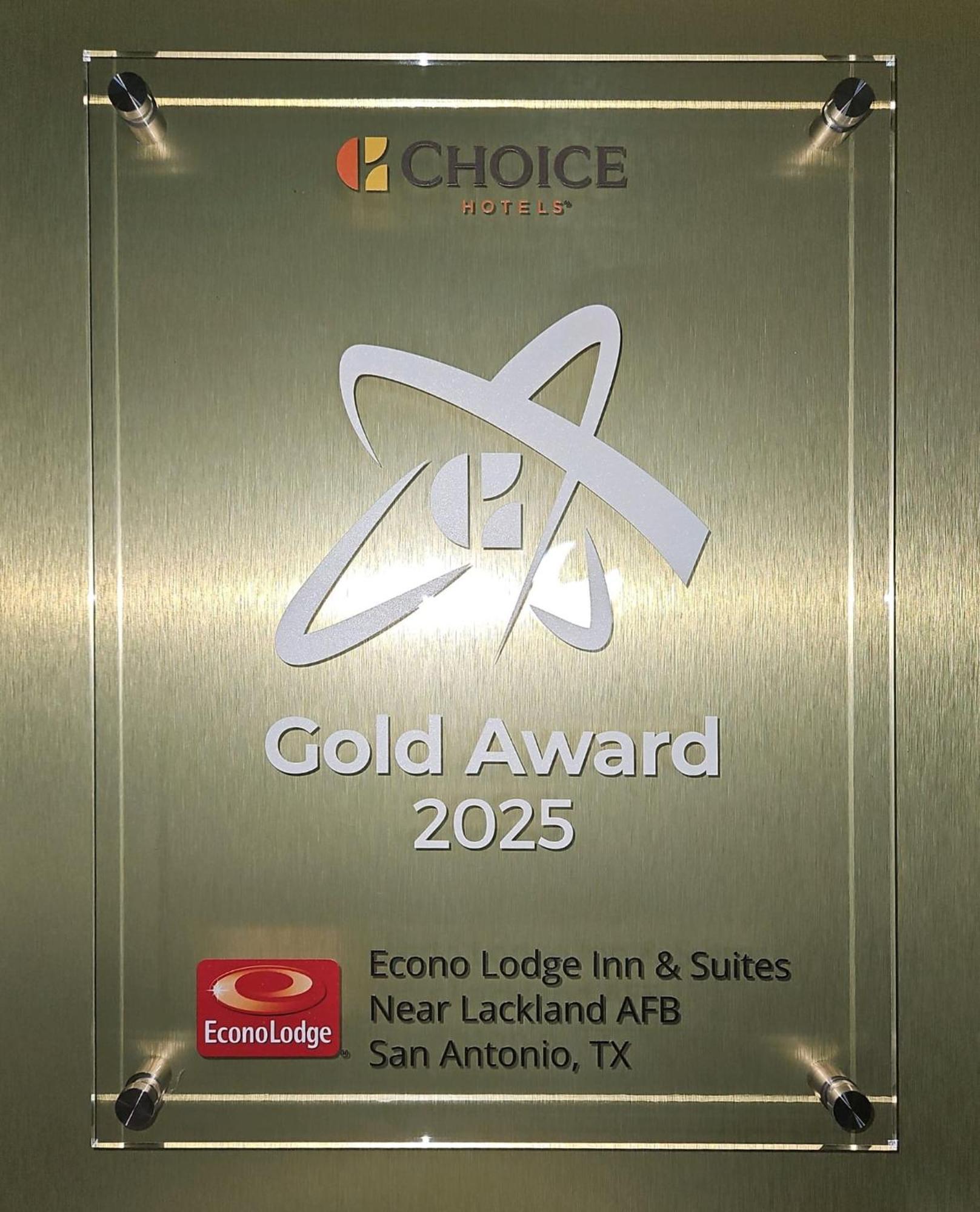 ทราเวลลอดจ์ บาย วินด์แฮม ซานอันโตนิโอ แลคแลนด์ เอเอฟบี Hotel ภายนอก รูปภาพ